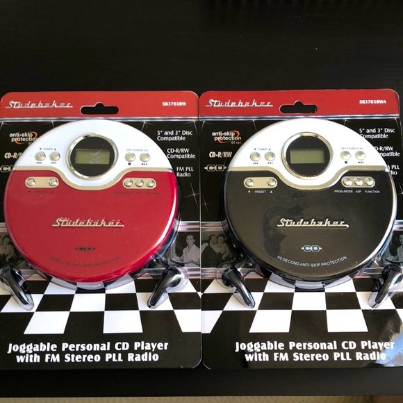 Studebaker Spectra Merchandising Other - CD player Studebaker Personal CD Player FM Radio, 60 Second ASP Earbuds (SB3703)